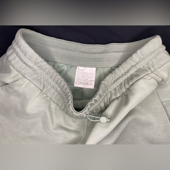 Lululemon Softstreme High-Rise Short - Picture 14 of 15